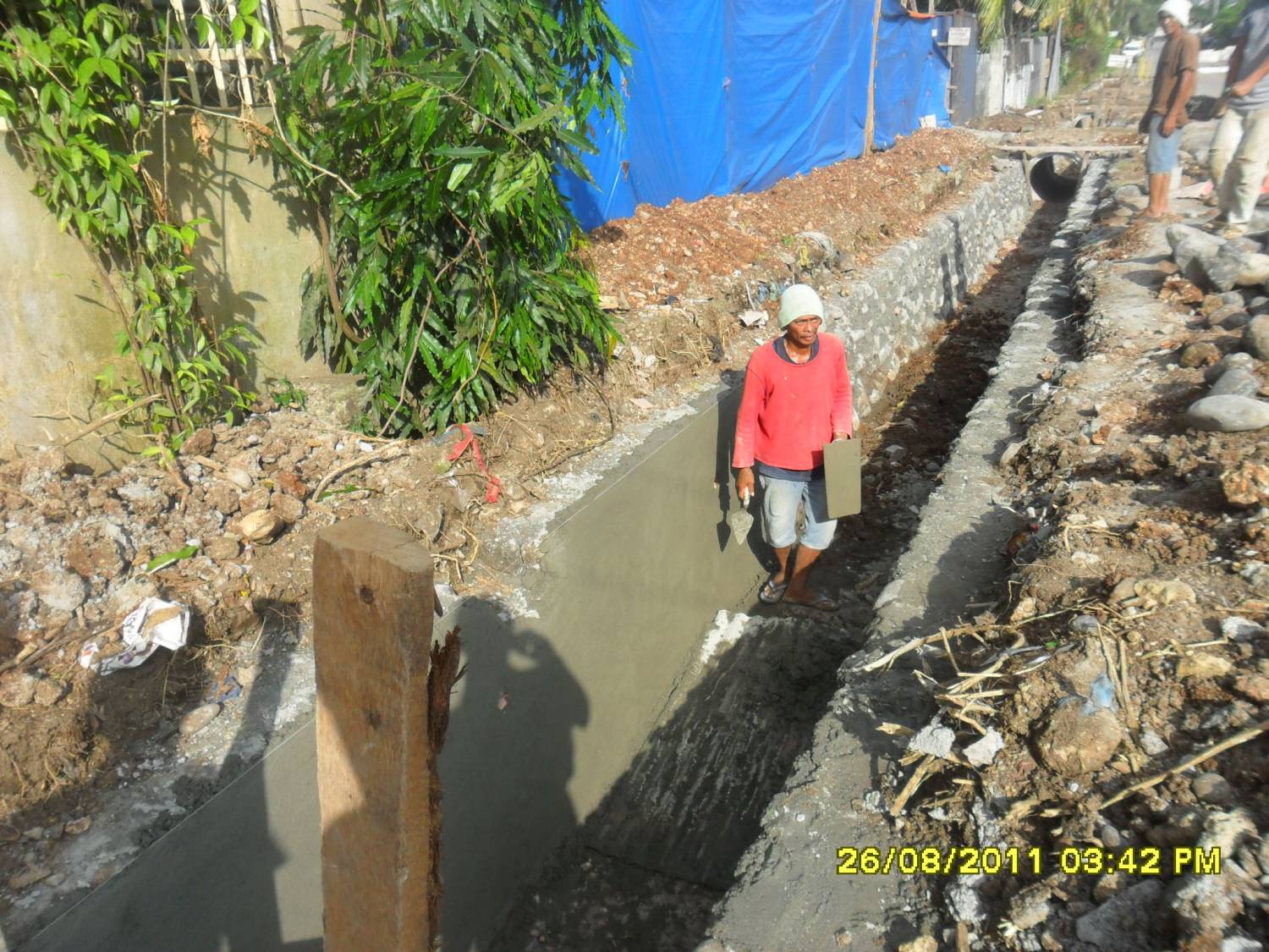 DRAINAGE SYSTEM UNDER CONSTRUCTION! - 26 August 2011 - Barangay Vicente ...